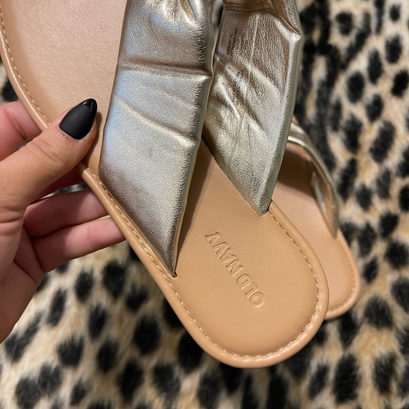 NWOT Old Navy Gold Sandals - Picture 3 of 5